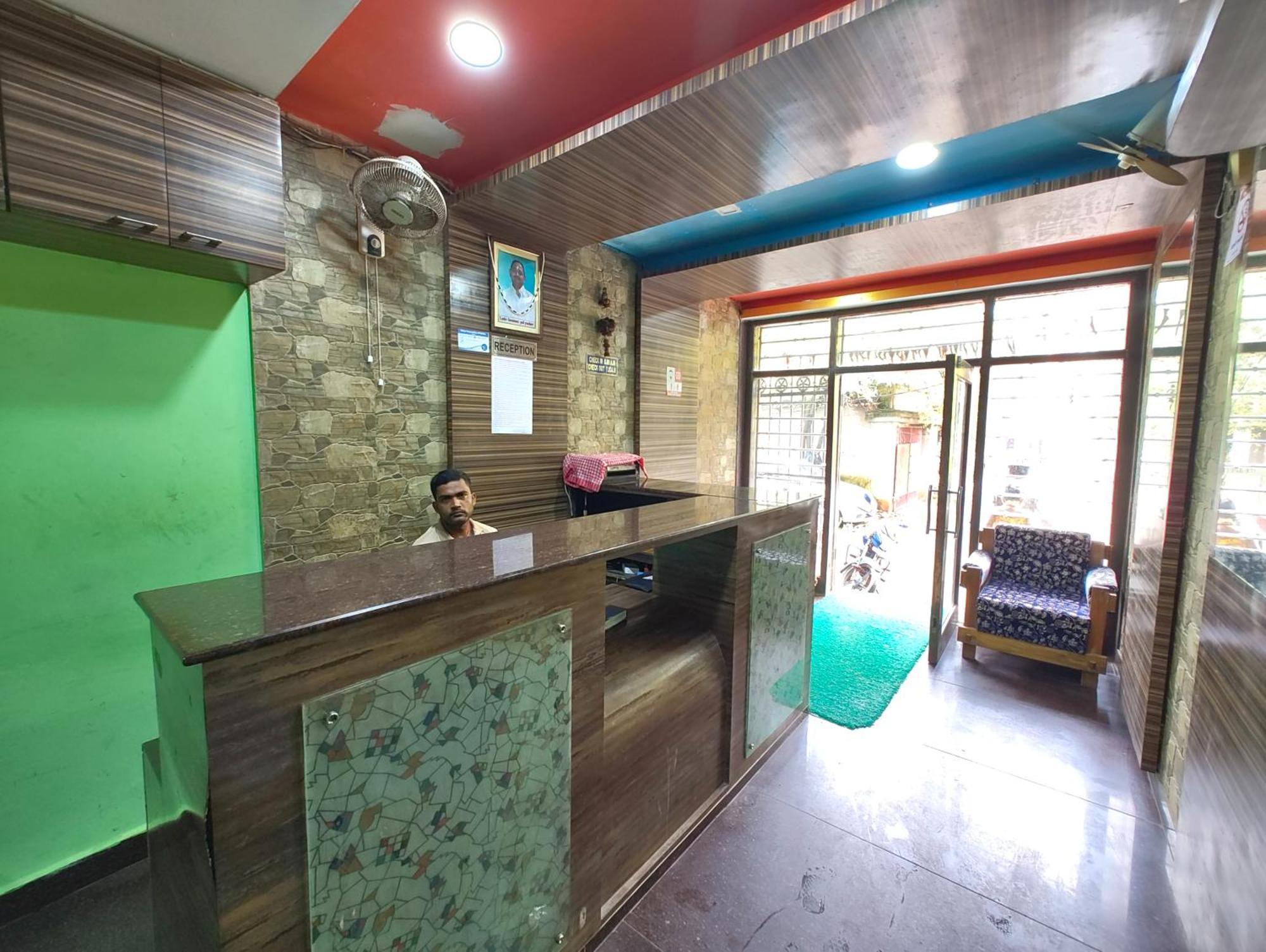 Goroomgo Samrat Palace Puri Near Sea Beach With Parking Facilities - Restaurant Available - Couple Friendly Exteriör bild